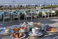Hotel Orient & Pacific Hotels in Eraclea