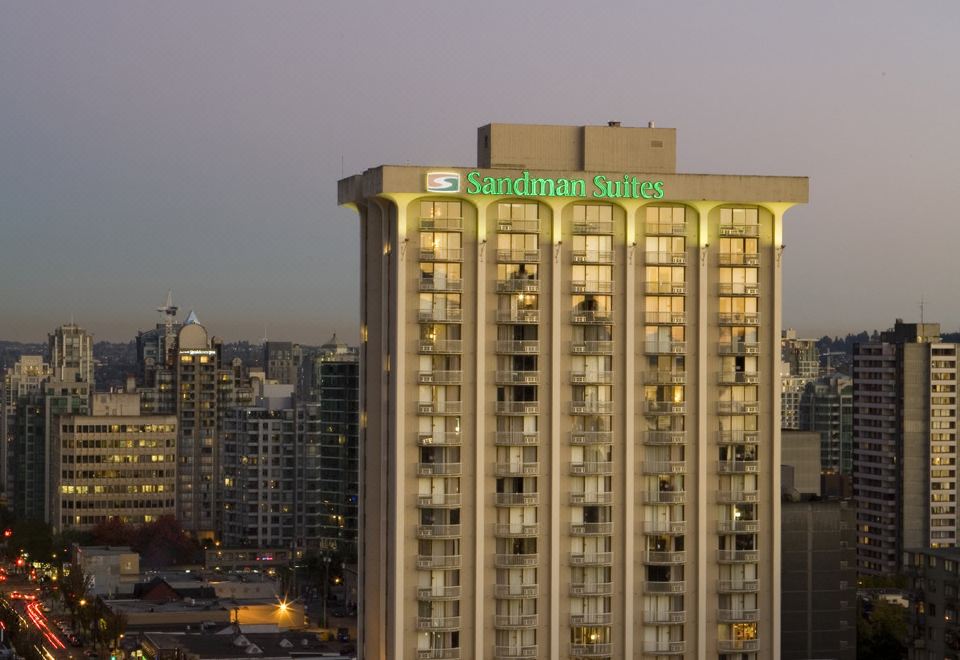Sandman Suites Vancouver on Davie, Vancouver - Updated 2023 Prices, Reviews  & Deals | Trip.com