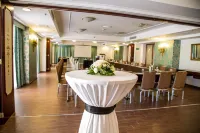 AX The Victoria Hotel