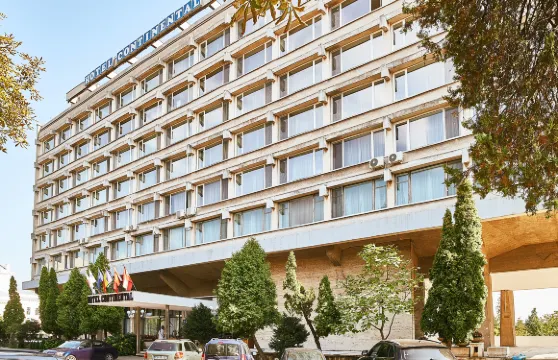 大陸德羅貝塔林堡酒店