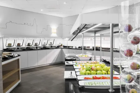 NH Geneva Airport Отели рядом с достопримечательностью «Maison des Compagnies»