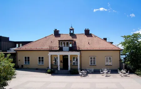 Almåsa Havshotell Отели в г. Нюнесхамн