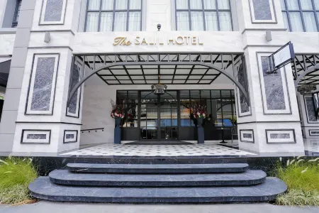 The Salil Hotel Sukhumvit 57 - Thonglor Отели рядом с достопримечательностью «A R Sutton & Co Engineers Siam»