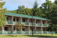 Alpine Lake Resort Hotels in McHenry