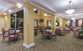 Holiday Inn Express & Suites Tuscaloosa-University