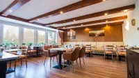 Hotel Diana Garni Hotel di Malente