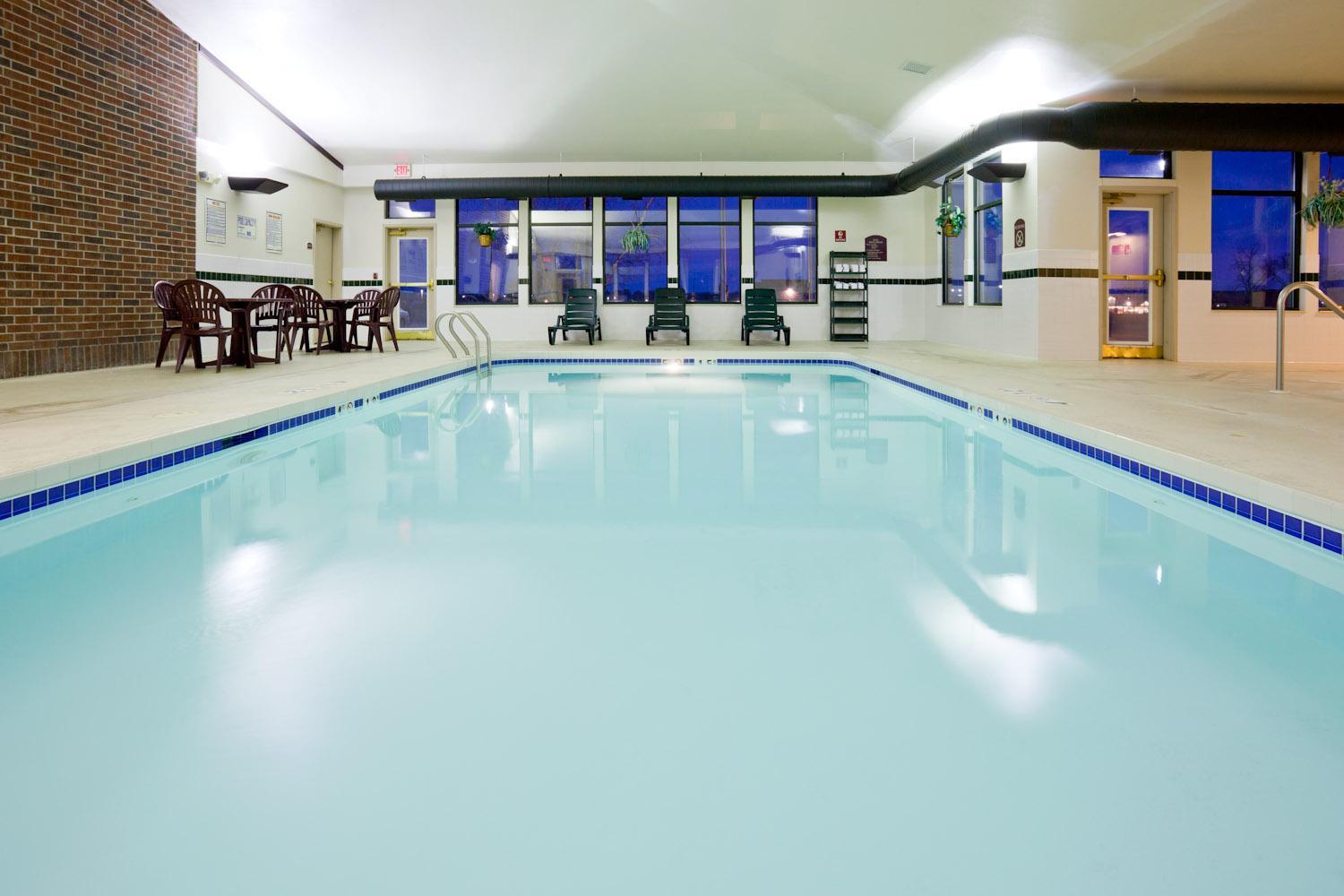 Holiday Inn Express Hotel & Suites Fort Atkinson, an Ihg Hotel