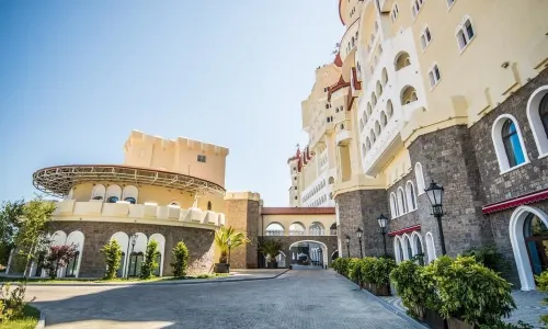 Bogatyr Hotel — Includes Sochi Park Tickets