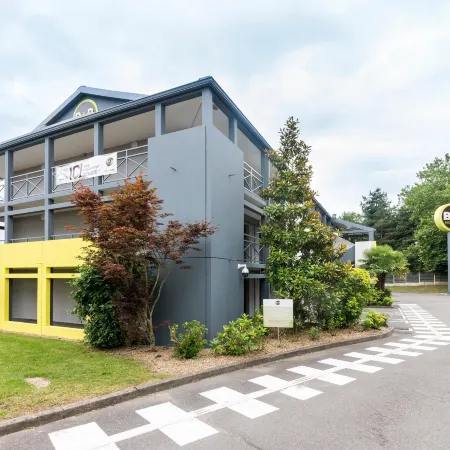 B&B Hotel Nantes Parc Expos la Beaujoire Отели рядом с достопримечательностью «Станция Haluchère-Batignolles»