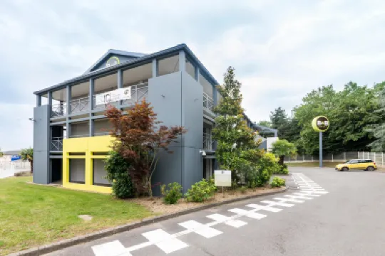 B&B Hotel NANTES Parc Expos La Beaujoire Hôtels à proximité de : Gare de Haluchère-Batignolles