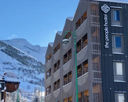 The People - les 2 Alpes Hotels in Isere