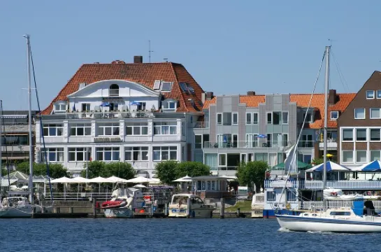 ホテル ドイッチャー カイザー トラフェミュンデのホテル