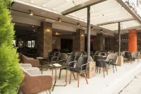 Mistral Hotel - Beach