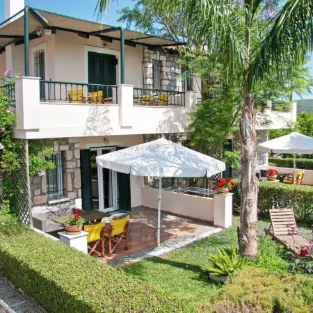 Sunny Garden Aparthotel