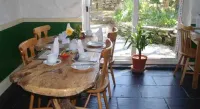 Lissyclearig Thatch Cottage Hotels near Teach Milseáin - House of Sweets