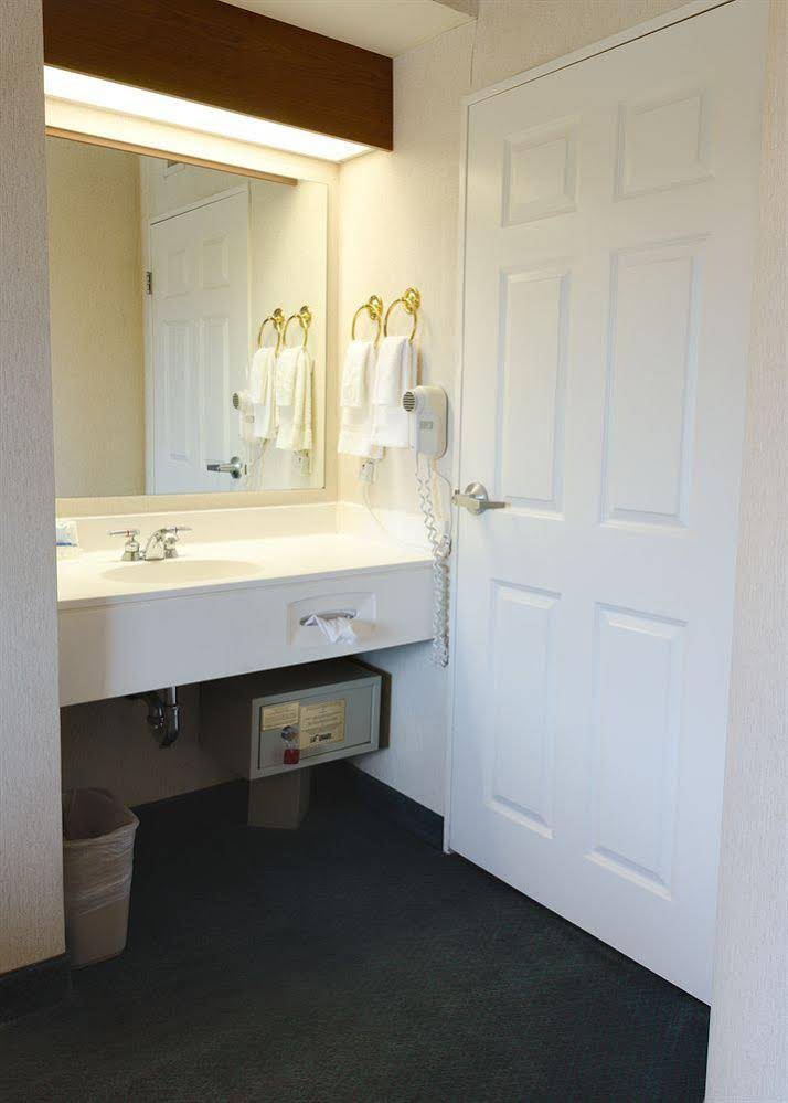 BWI Airport North Inn & Suites