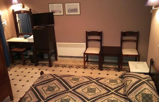 提尼翁城市飯店