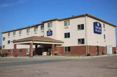 The Edgewood Hotel and Suites