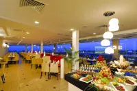 Borneo Royale Hotel - Desayuno