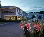 Red Roof Inn & Suites Newport -Middletown, RI