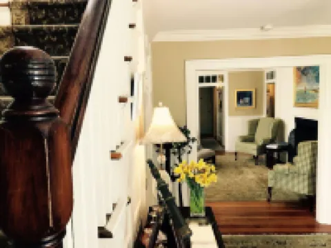 Cliff Lodge Hotels in Nantucket