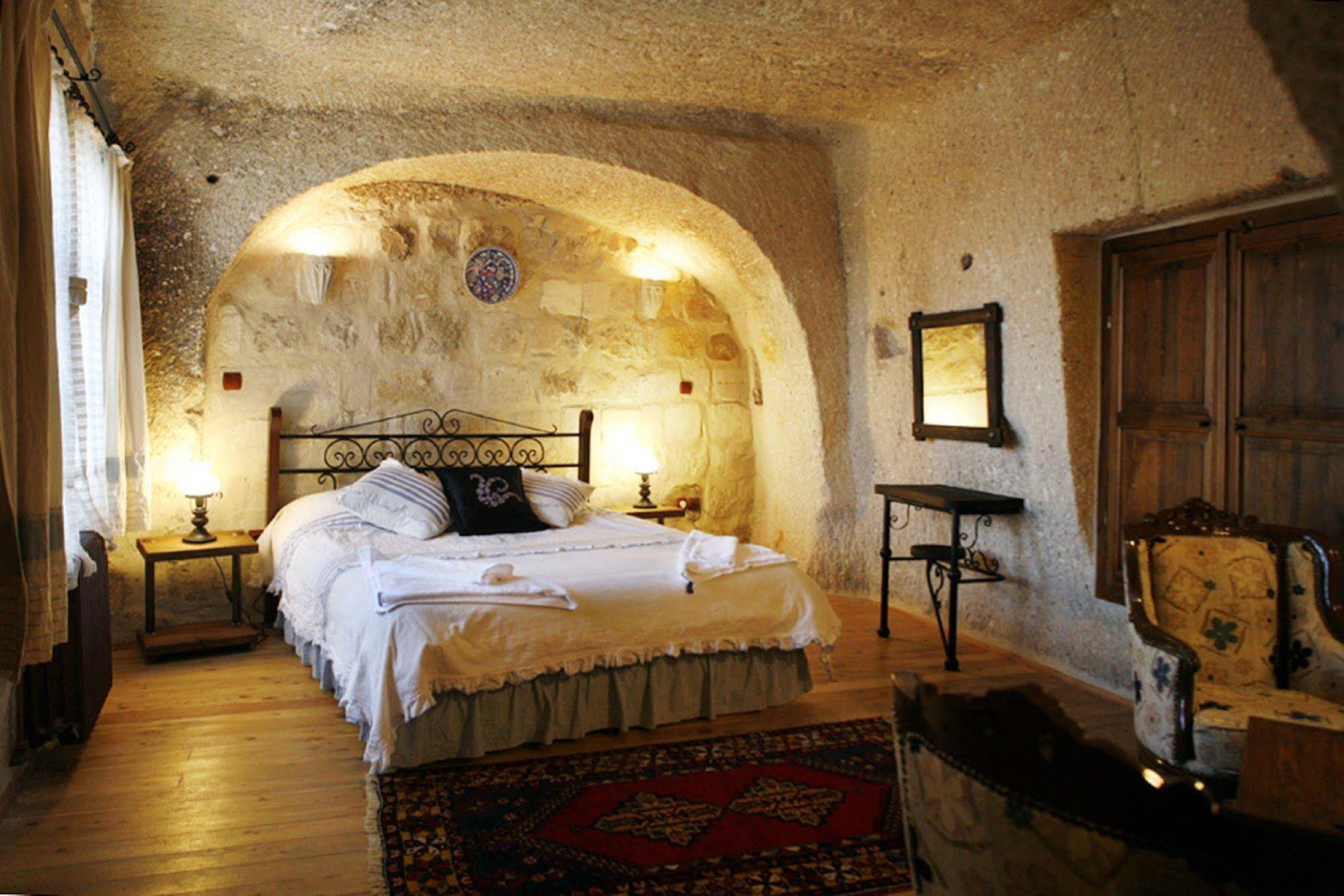 Traveller＇s Cave Hotel