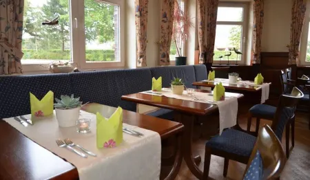 Hotel Kruse Zum Hollotal Отели в г. Дамме