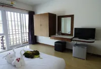 The SR Residence Lampang Hotels in Lampang