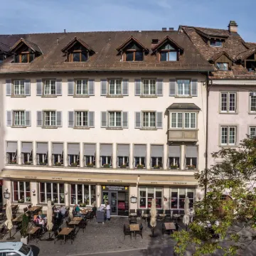 Hotel Kronenhof Hoteles cerca de International Watch Co. Museum