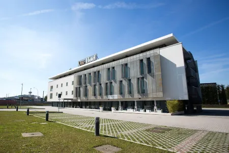 One Hotel & Restaurant Отели в г. Стеццано