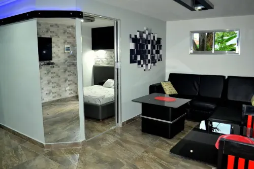 Micky Santoro -Apartments - ติดทะเล