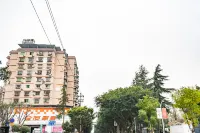 Taoran Zhongzhou Guobin Hotel Hotel di Zhong County