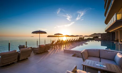 Royal Blue Hotel
