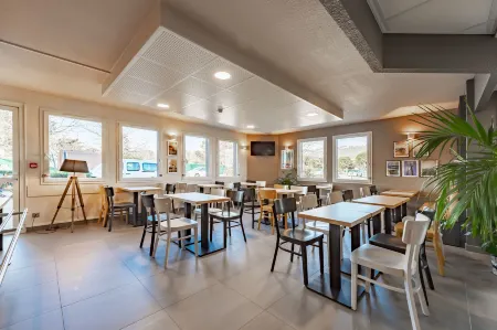 B&B HOTEL Toulon Ollioules Отели рядом с достопримечательностью «Парк Фратерните»