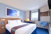 Travelodge Bromborough - Parking