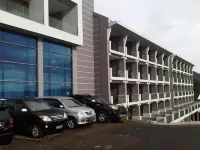 Bela Hotel Ternate - parking