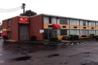 Quality Inn Near Pimlico Racetrack Hotels near The Park School of Baltimore - Sugar Campus