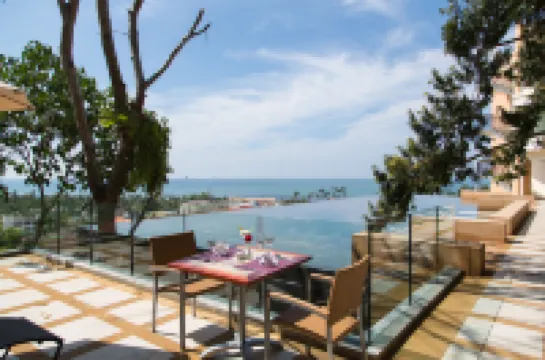 อวานี อ่าวนาง คลิฟฟ์ กระบี่ รีสอร์ท โรงแรมในกระบี่