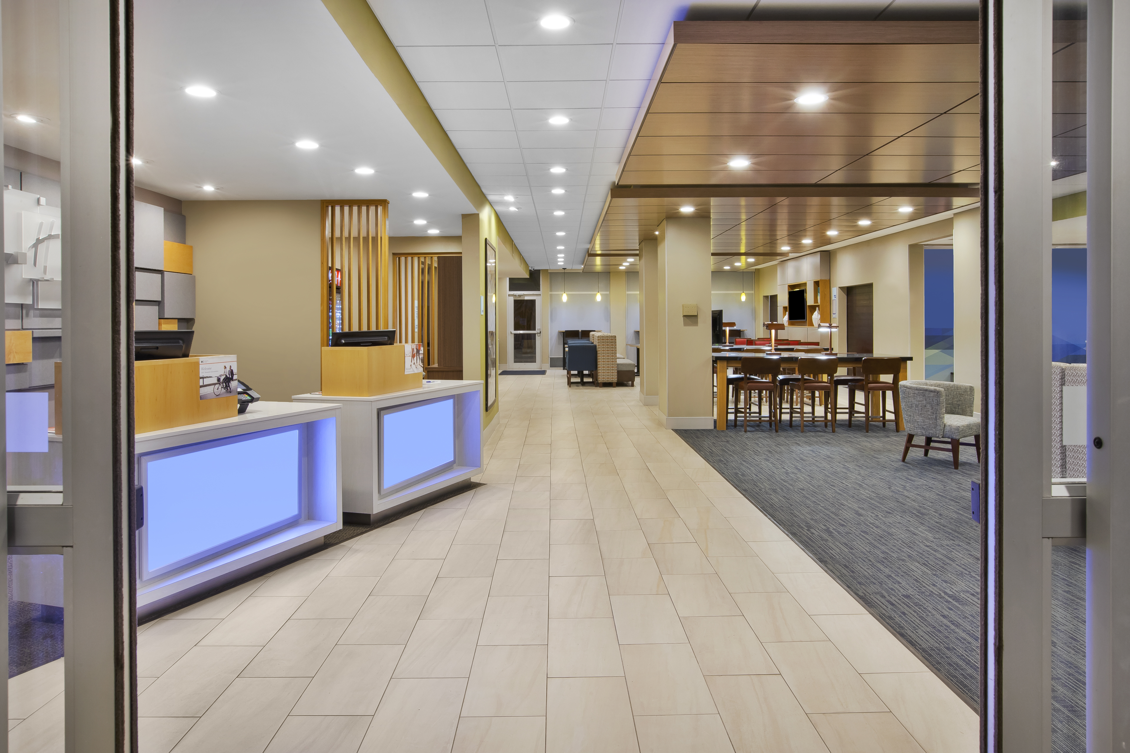 Holiday Inn Express & Suites - Parkersburg East, an Ihg Hotel