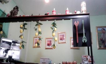 Lemon Tree Boutique Sriracha