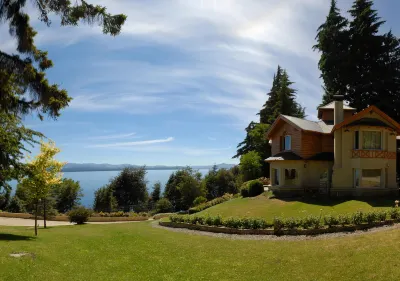 Huinid Bustillo Hotel & Spa Hotel dekat Colonia Suiza