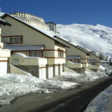 Apartamentos Las Tuyas 3000