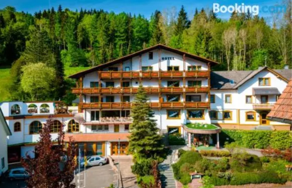 豪茲舒赫舒瓦爾德酒店