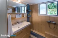 Aquarius - Glyfada Detached House