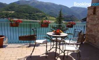 B&B la Casetta Sul Lago - Housity