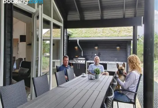 布拉萬德假日住宿