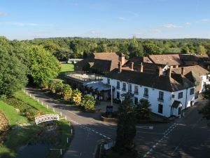 Cbh Frensham Pond Hotel