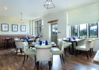 Stanton Manor Hotel - parking