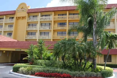 科勒爾斯普林斯大學路拉昆塔温德姆套房酒店