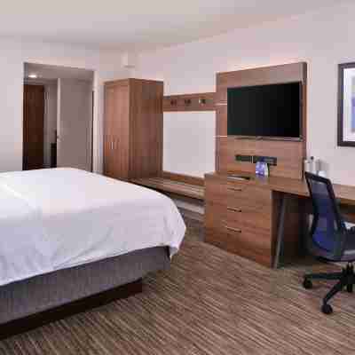 Holiday Inn Express & Suites Mesquite Rooms